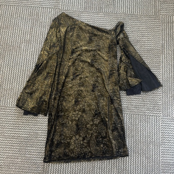 Laundry by Shelli Segal Black & Gold Shimmer One Shoulder Cocktail Dress, size 4 - Picture 6 of 8